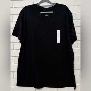 Men’s Goodfellow Black V-neck tee. Size XXL. NWT